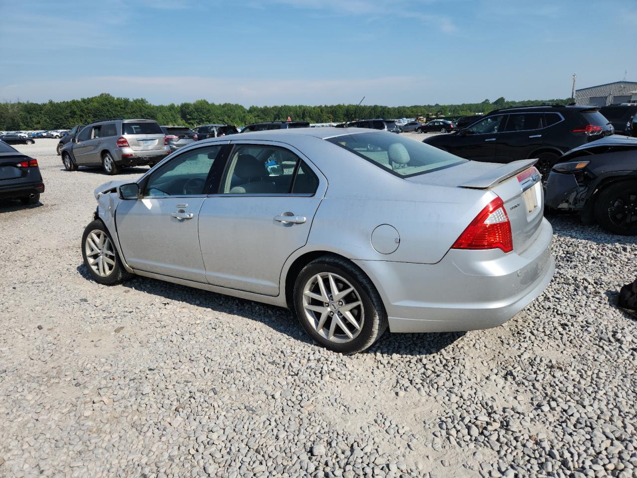 2011 FORD FUSION photo 2