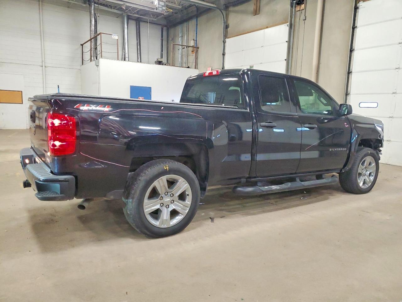 2018 CHEVROLET SILVERADO K1500 CUSTOM photo 3