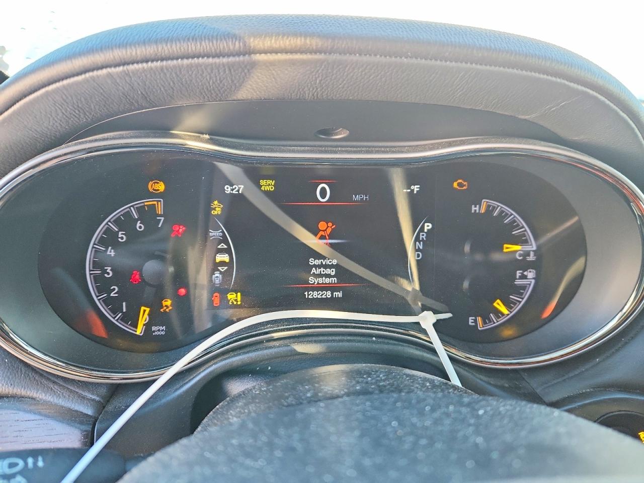 2020 JEEP GRAND CHEROKEE OVERLAND photo 9