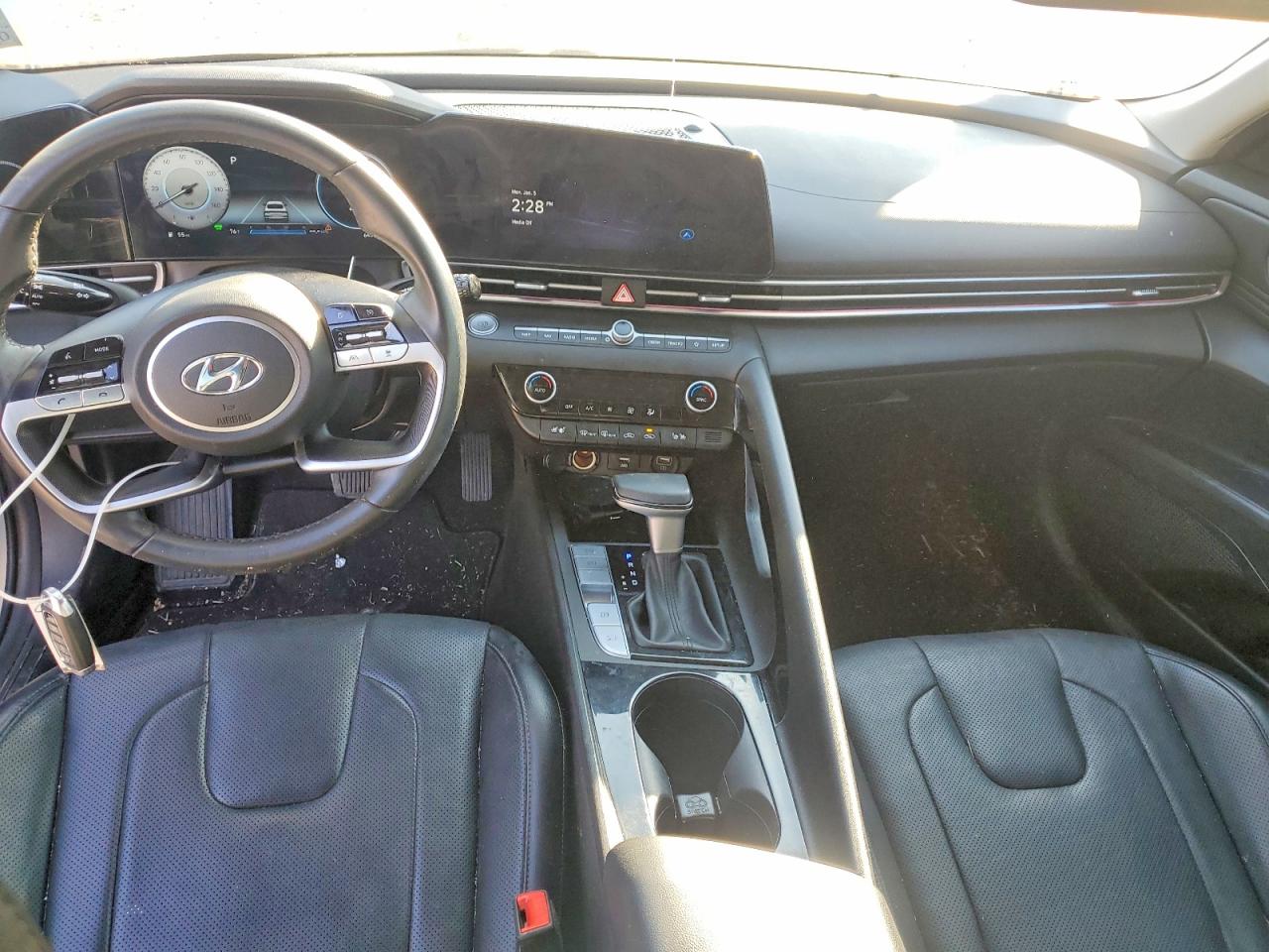 2023 HYUNDAI ELANTRA photo 8