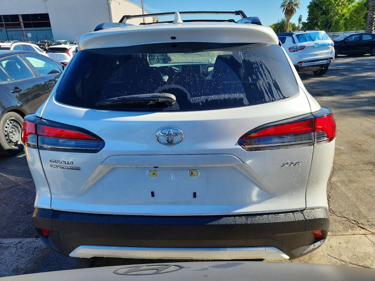 2024 TOYOTA COROLLA CROSS XLE photo 11