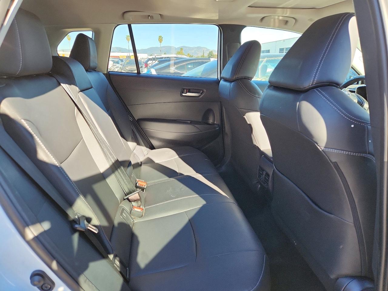 2024 TOYOTA COROLLA CROSS XLE photo 21