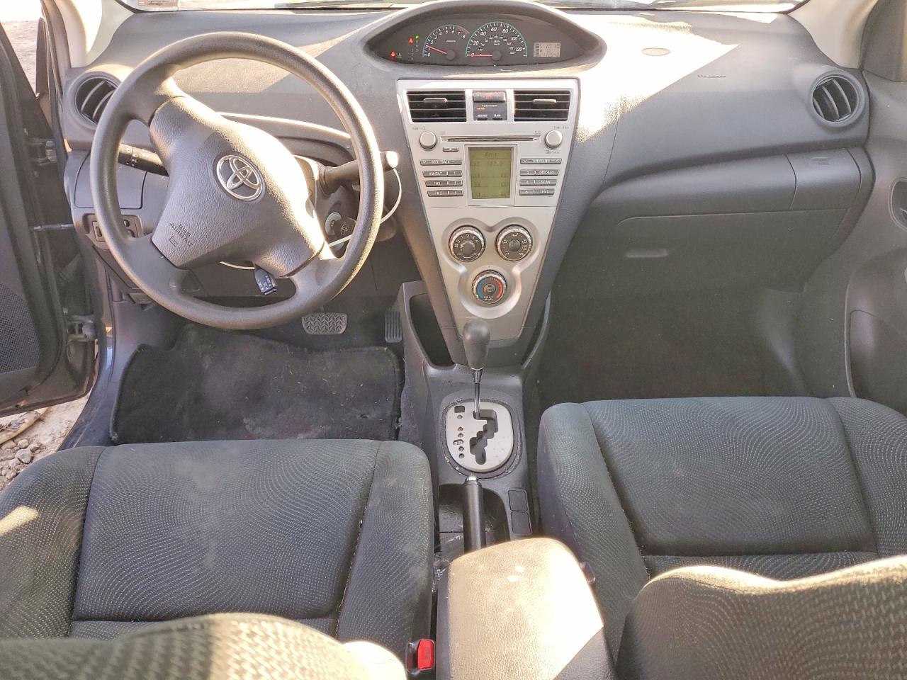 2009 TOYOTA YARIS photo 8