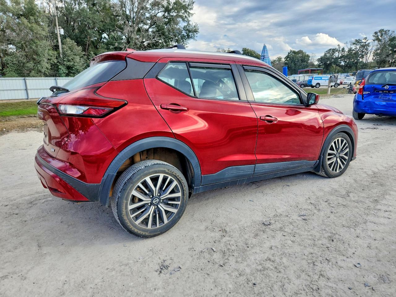 2021 NISSAN KICKS SV photo 3