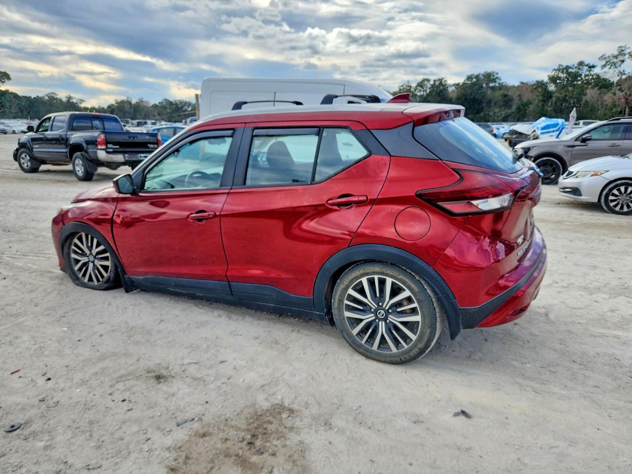 2021 NISSAN KICKS SV photo 2