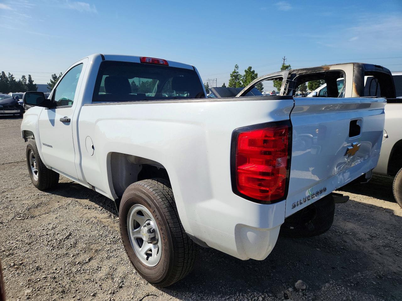 2018 CHEVROLET SILVERADO C1500 photo 2