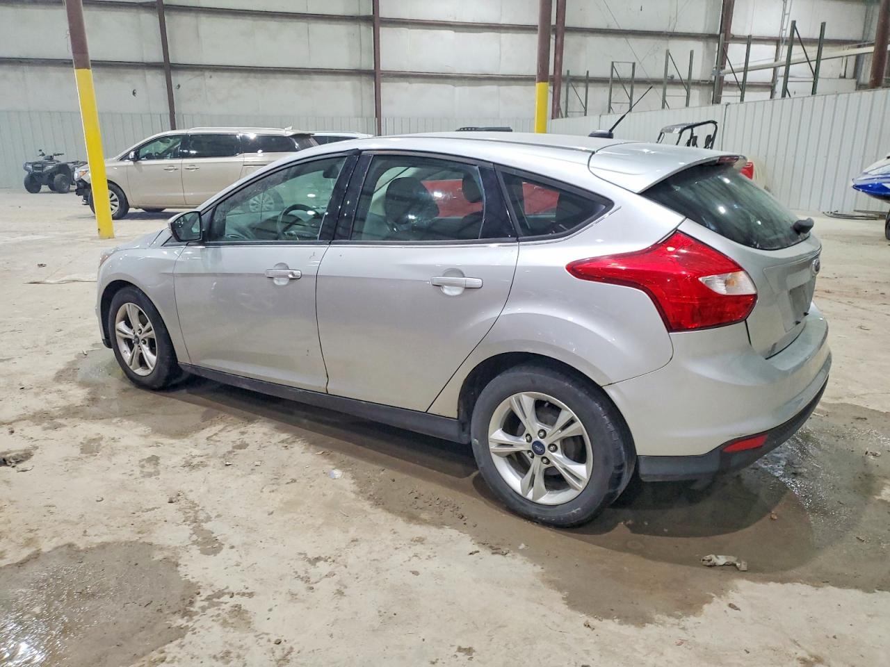2013 FORD FOCUS SE photo 2
