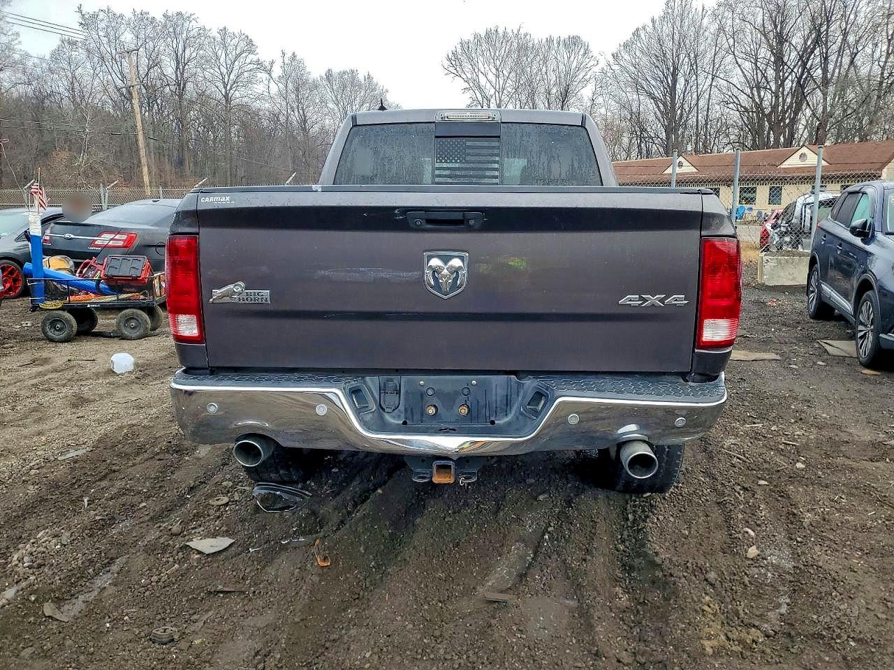 2015 RAM 1500 SLT photo 6