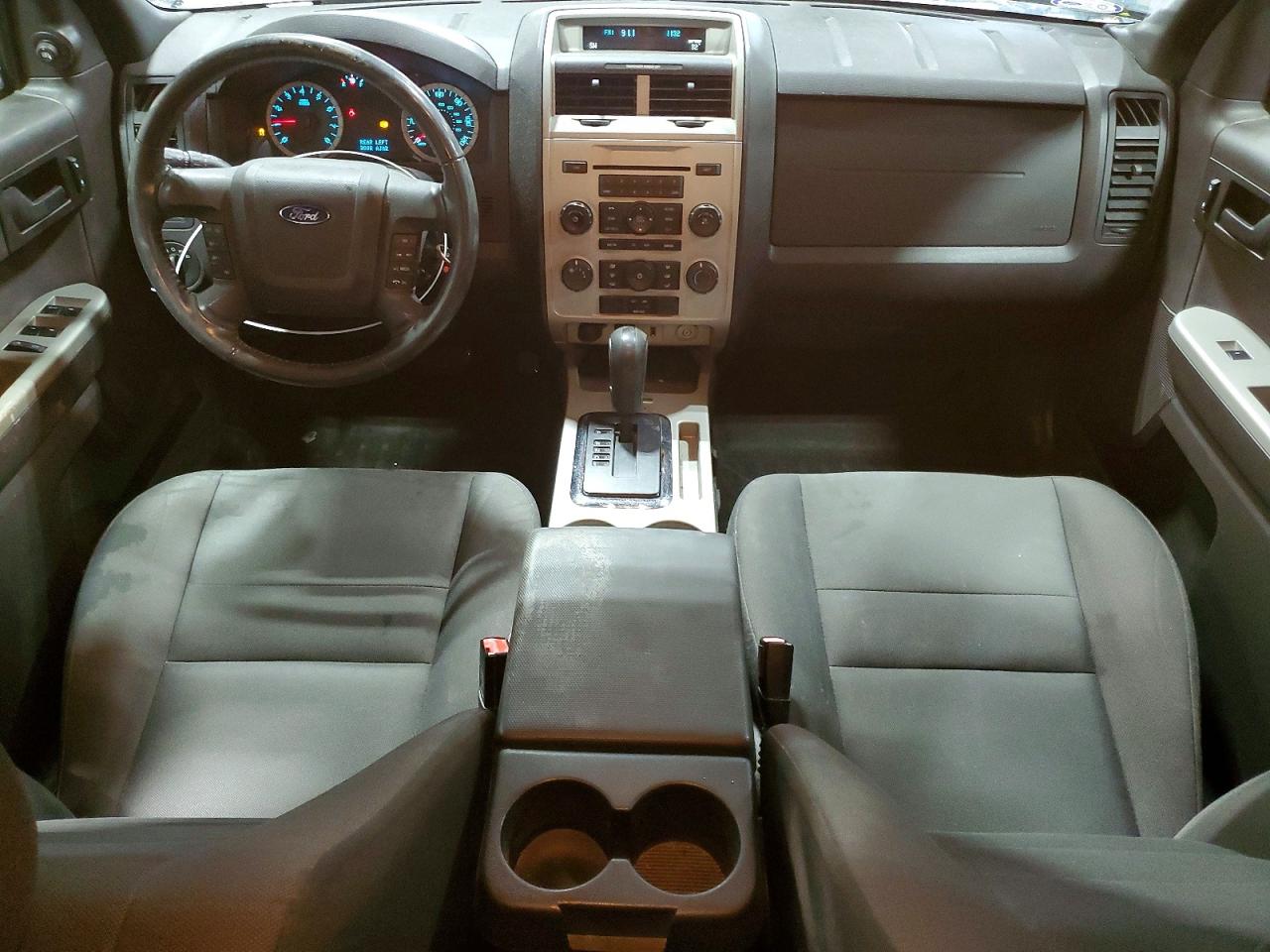 2010 FORD ESCAPE XLT photo 8
