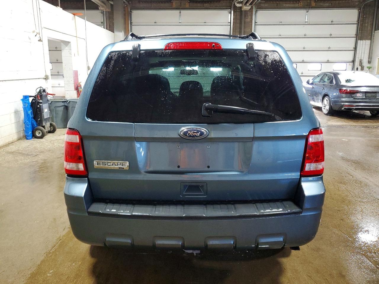 2010 FORD ESCAPE XLT photo 6