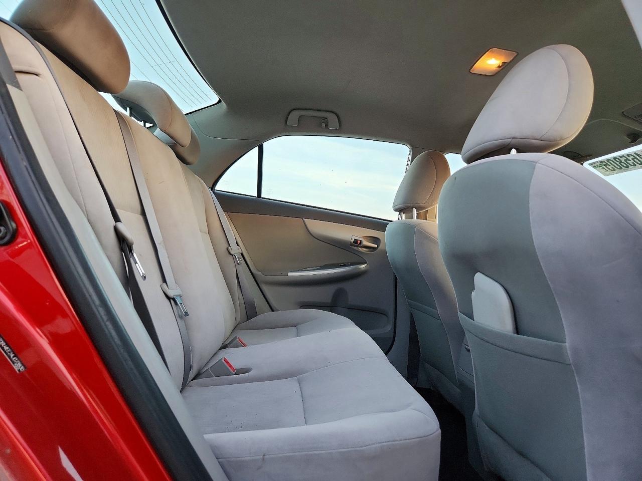 2010 TOYOTA COROLLA BASE photo 19