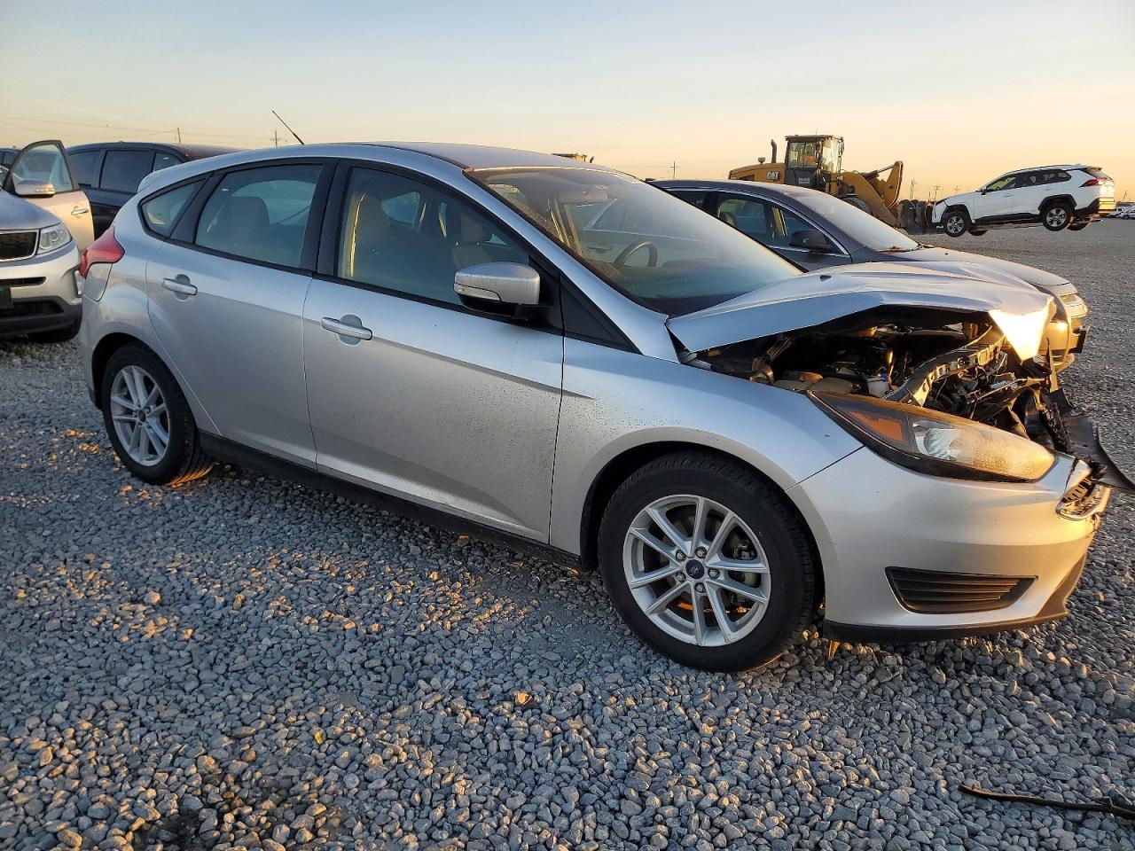 2017 FORD FOCUS SE photo 4