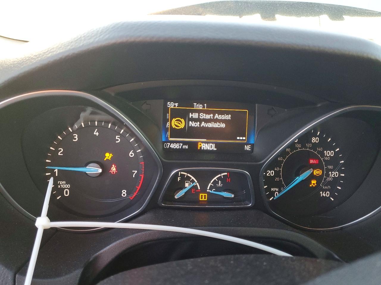 2017 FORD FOCUS SE photo 9