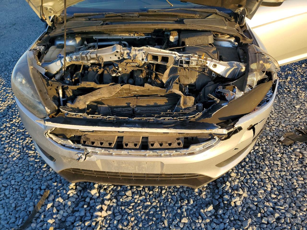 2017 FORD FOCUS SE photo 11