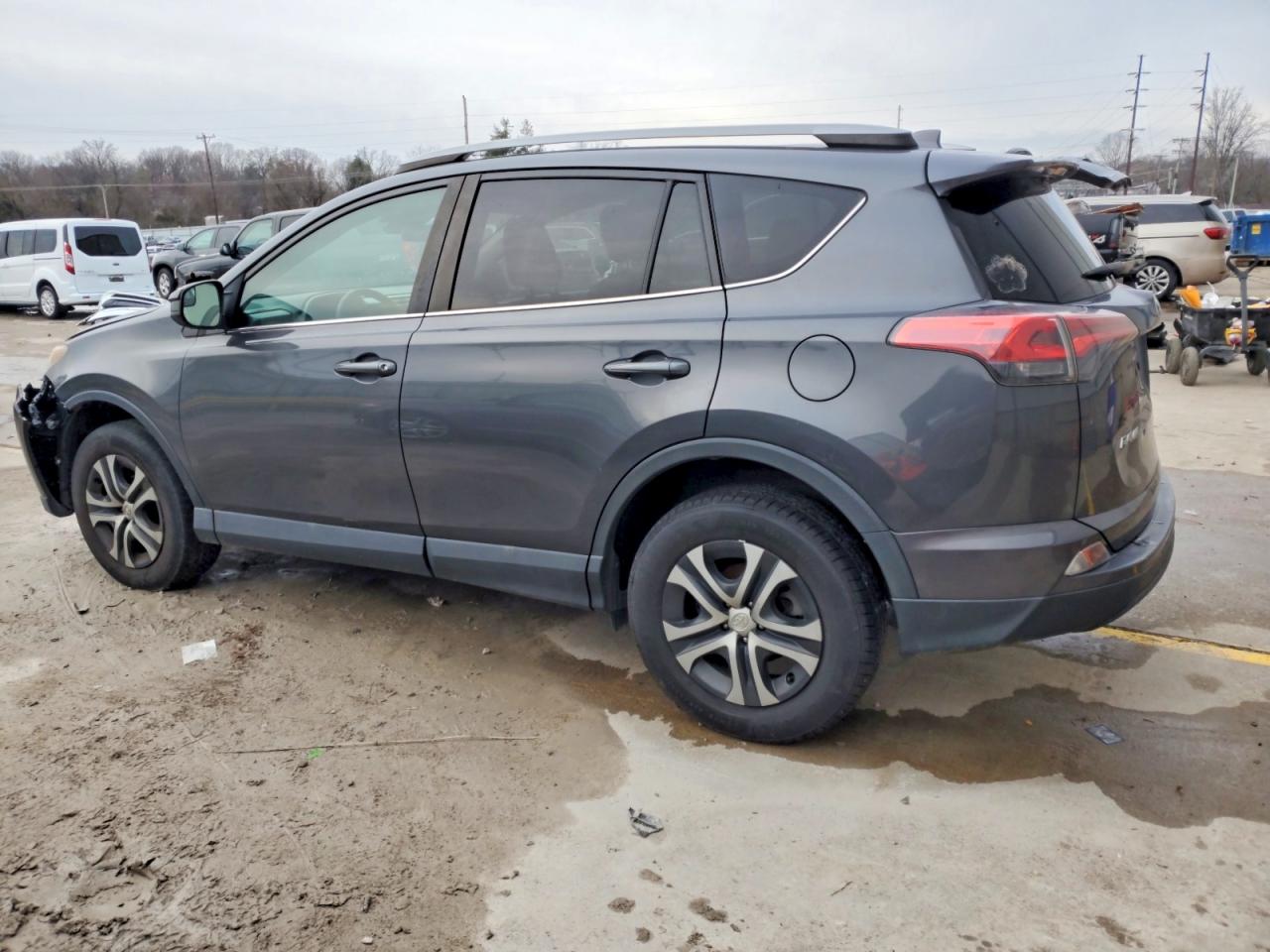 2018 TOYOTA RAV4 LE photo 2