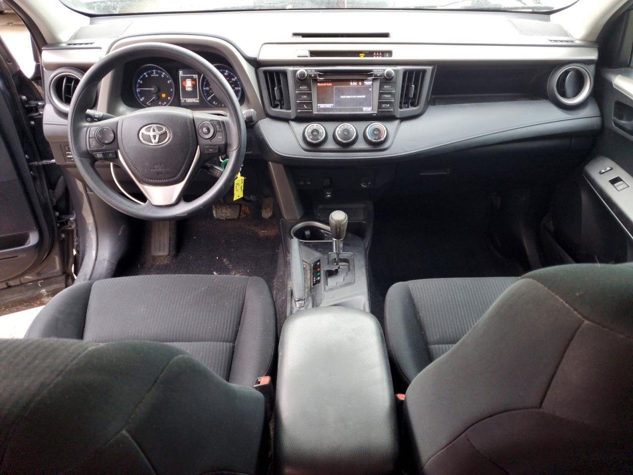 2018 TOYOTA RAV4 LE photo 8