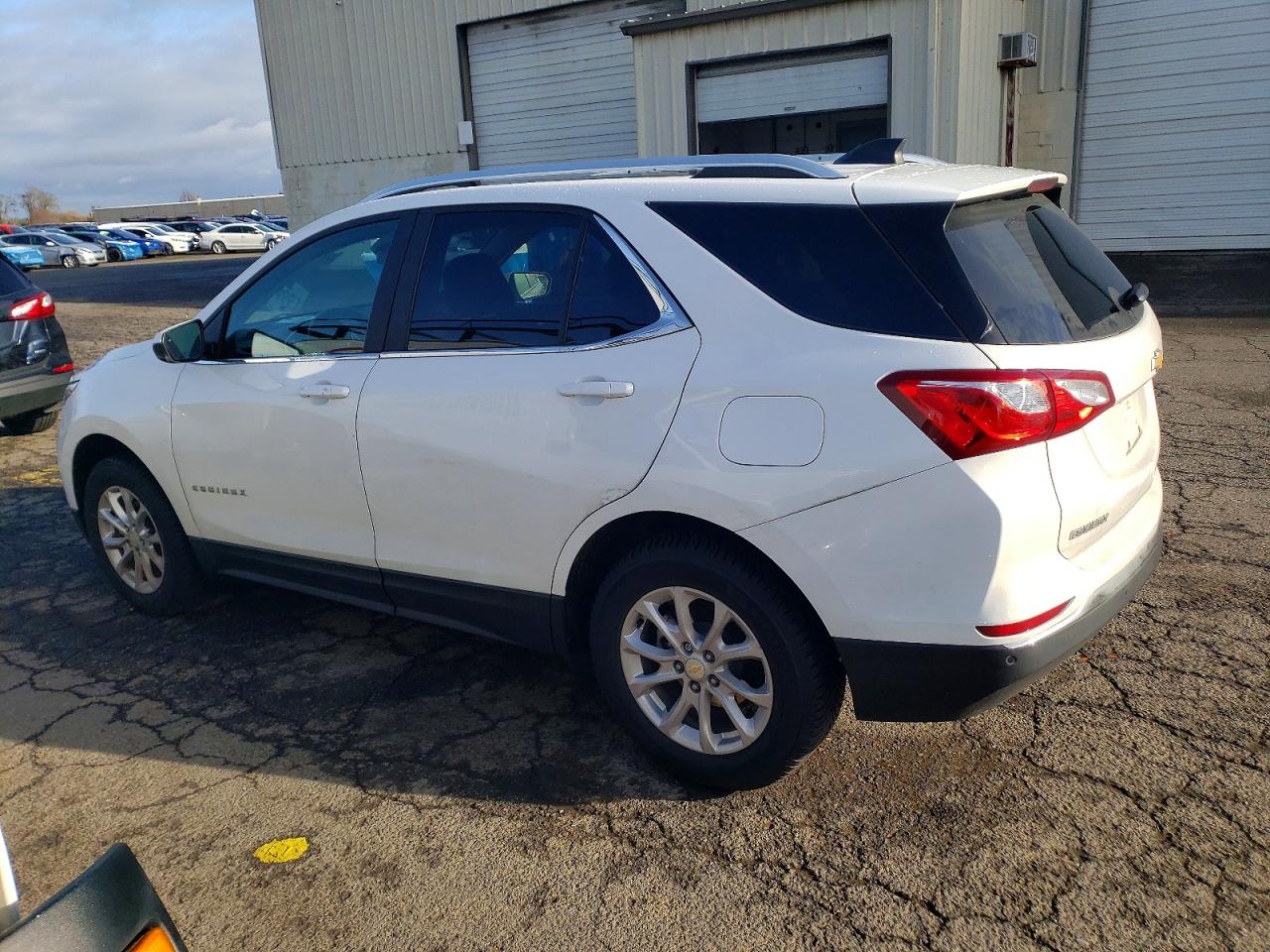 2021 CHEVROLET EQUINOX LT photo 3