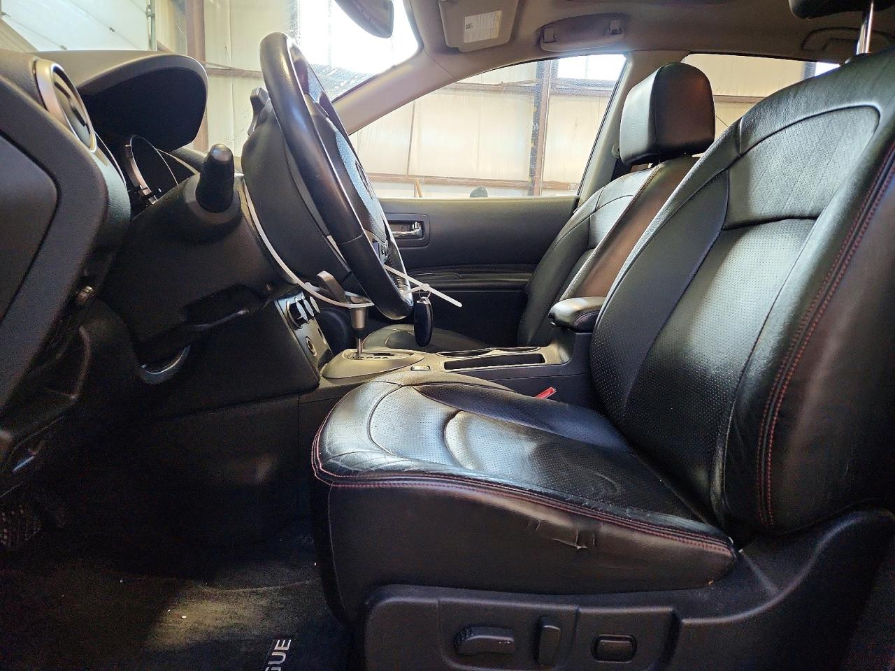 2010 NISSAN ROGUE S photo 7