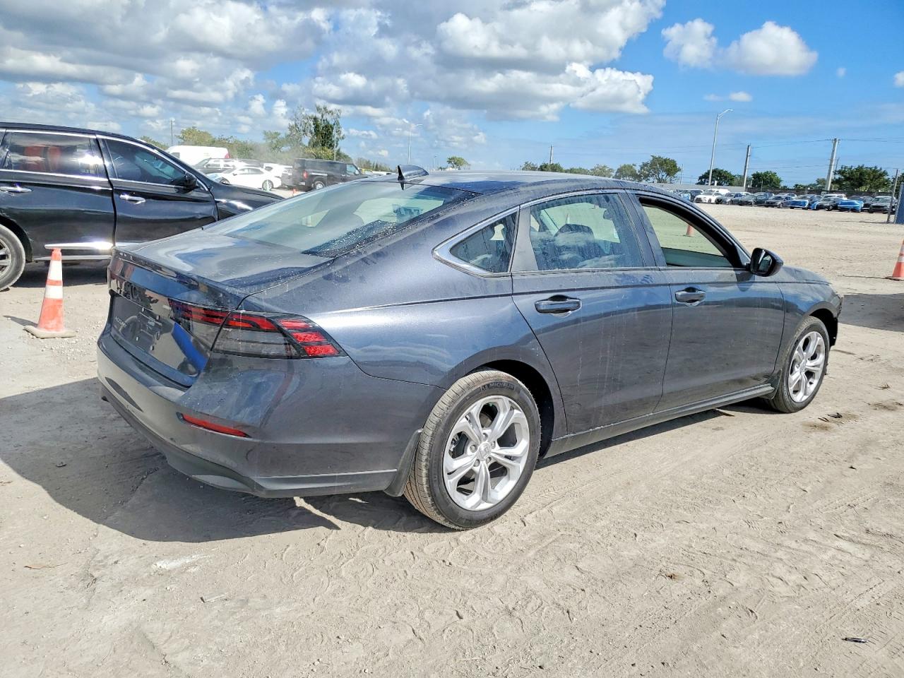 2025 HONDA ACCORD LX photo 3