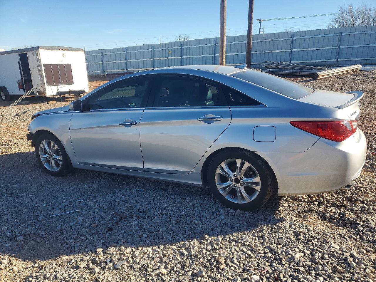 2013 HYUNDAI SONATA SE photo 2