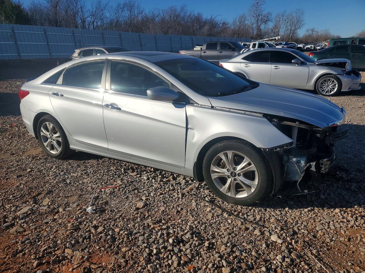 2013 HYUNDAI SONATA SE photo 4
