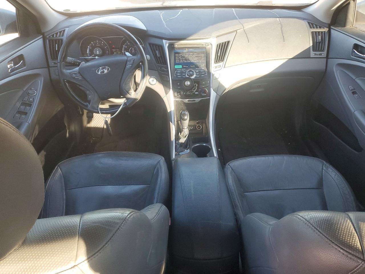 2013 HYUNDAI SONATA SE photo 8