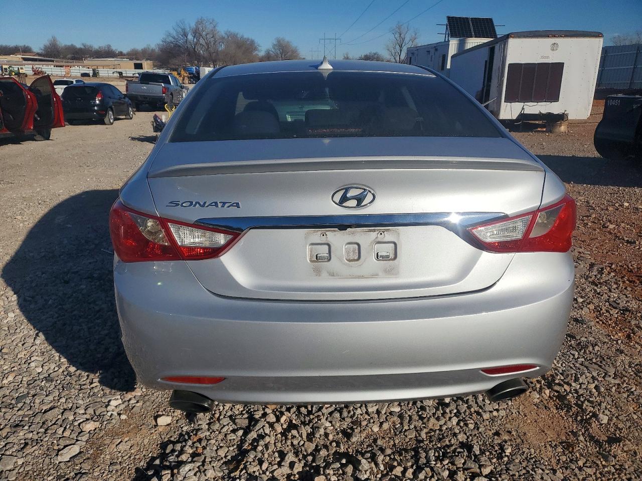 2013 HYUNDAI SONATA SE photo 6
