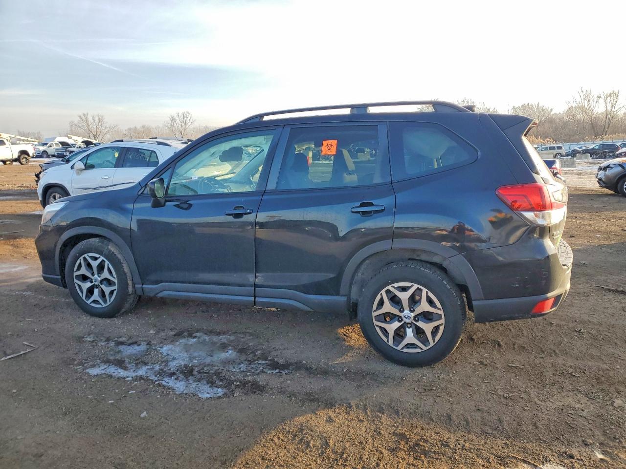 2021 SUBARU FORESTER PREMIUM photo 2