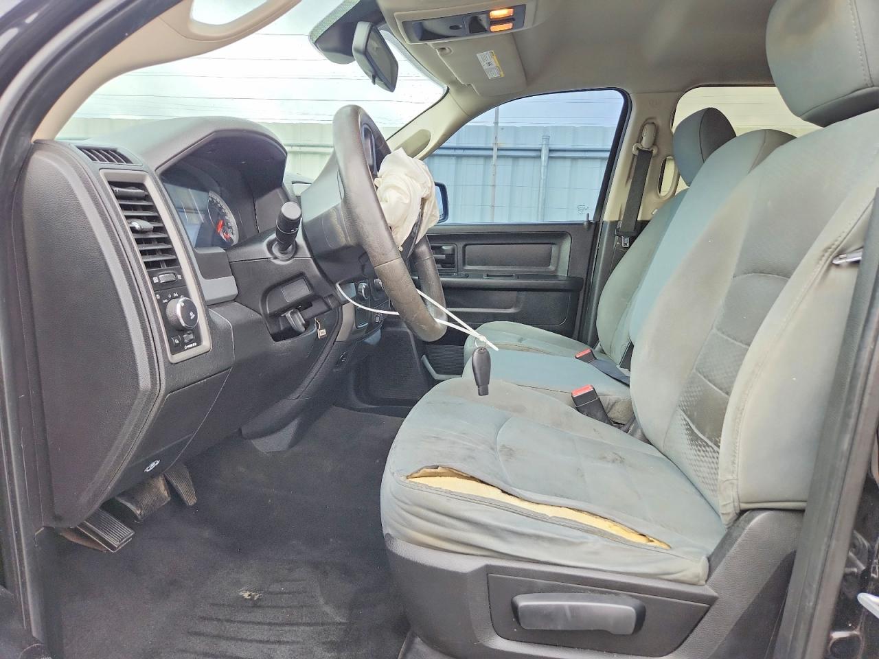 2014 RAM 1500 ST photo 19