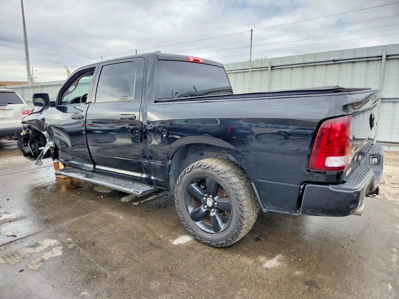 2014 RAM 1500 ST photo 4