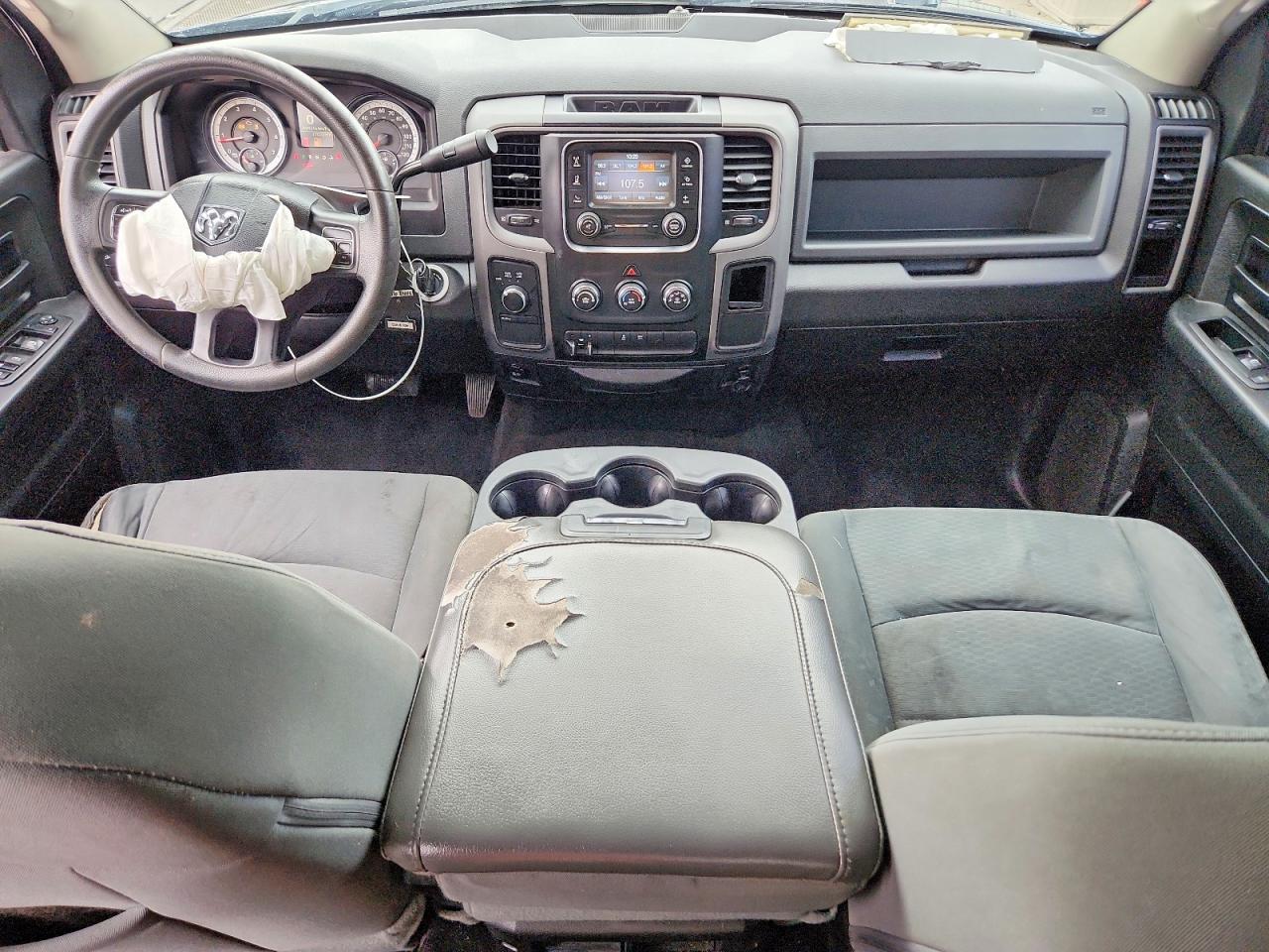 2014 RAM 1500 ST photo 22