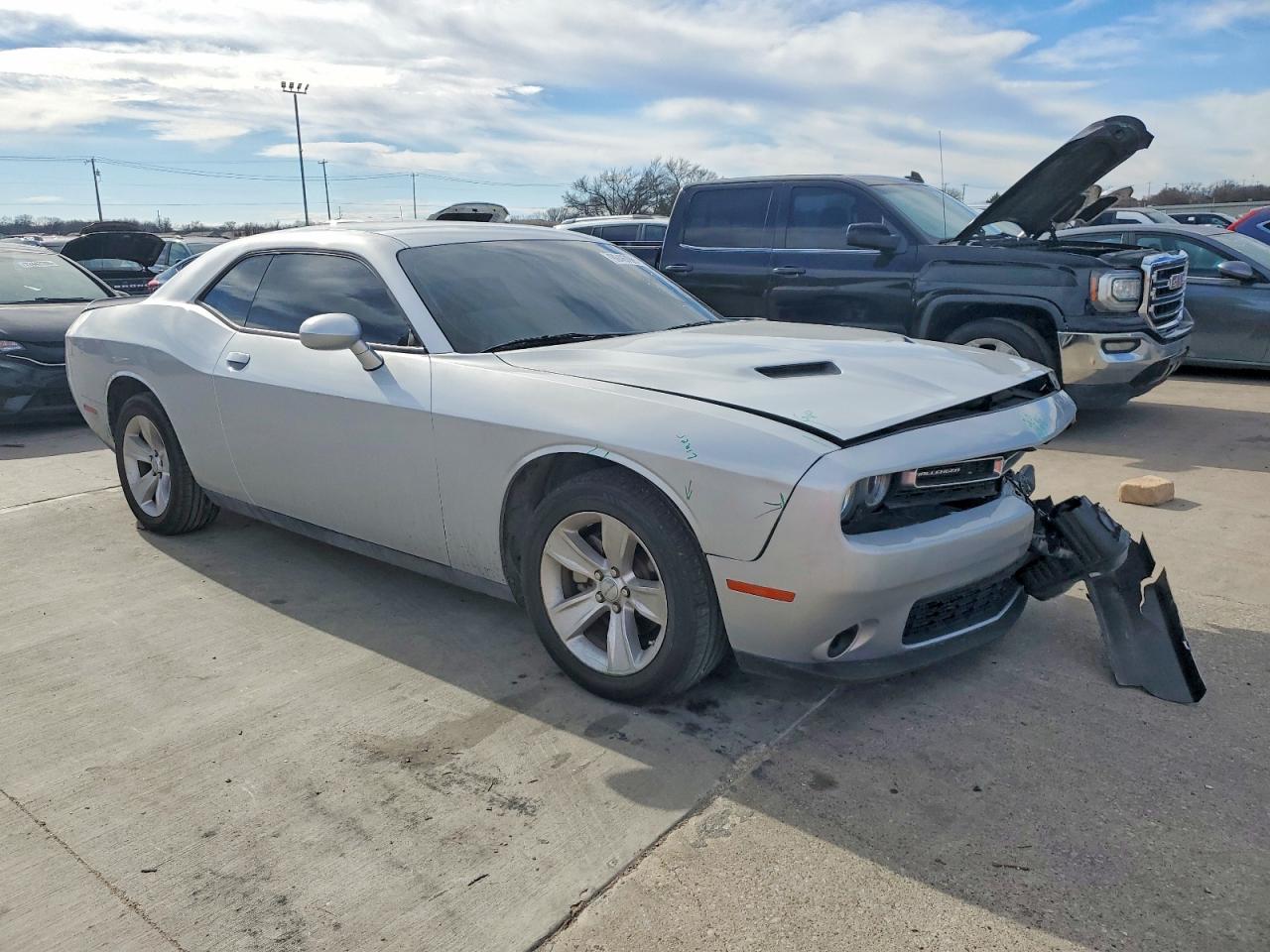 2023 DODGE CHALLENGER SXT photo 4