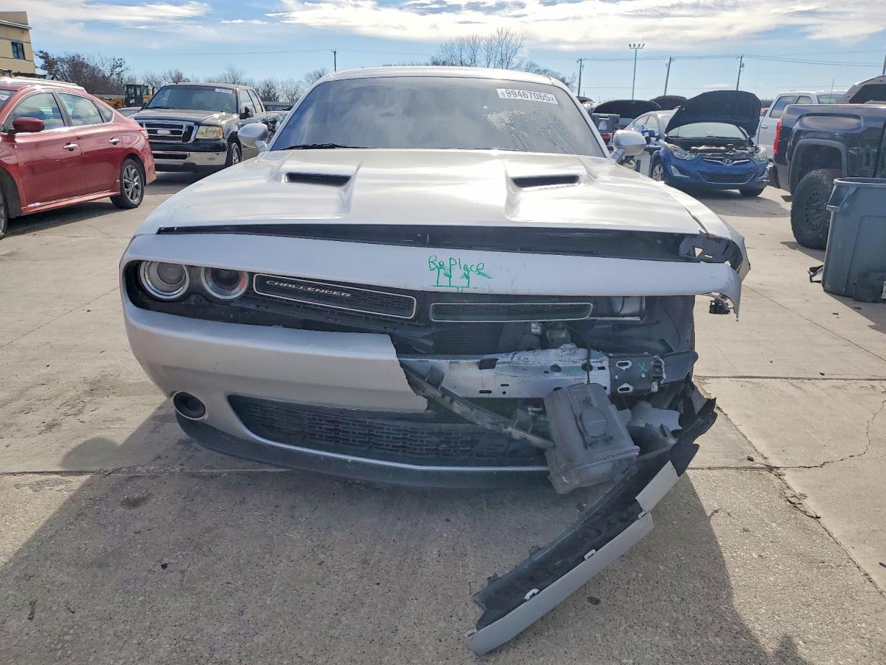 2023 DODGE CHALLENGER SXT photo 5