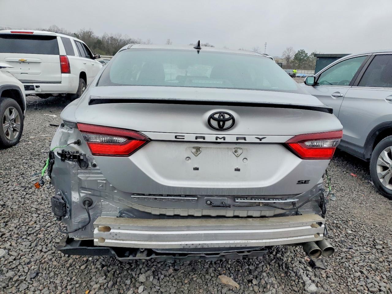 2021 TOYOTA CAMRY SE photo 6