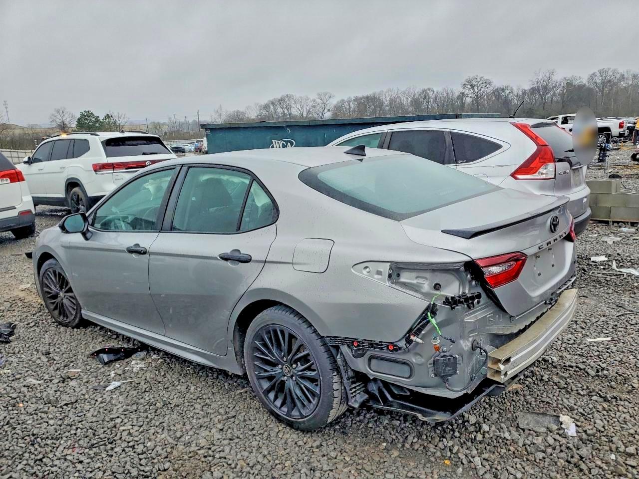 2021 TOYOTA CAMRY SE photo 2