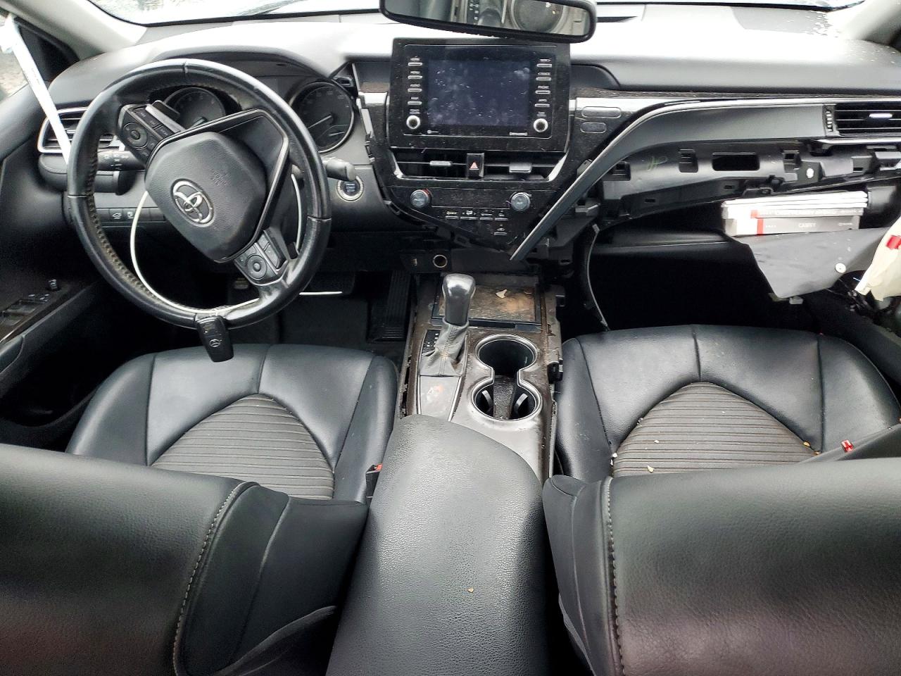 2021 TOYOTA CAMRY SE photo 8