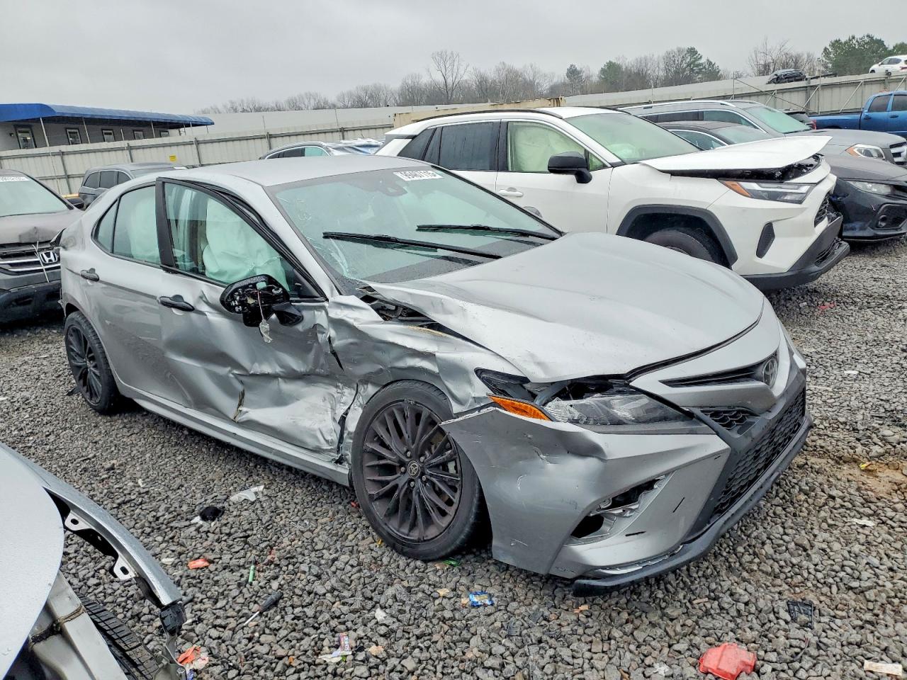 2021 TOYOTA CAMRY SE photo 4