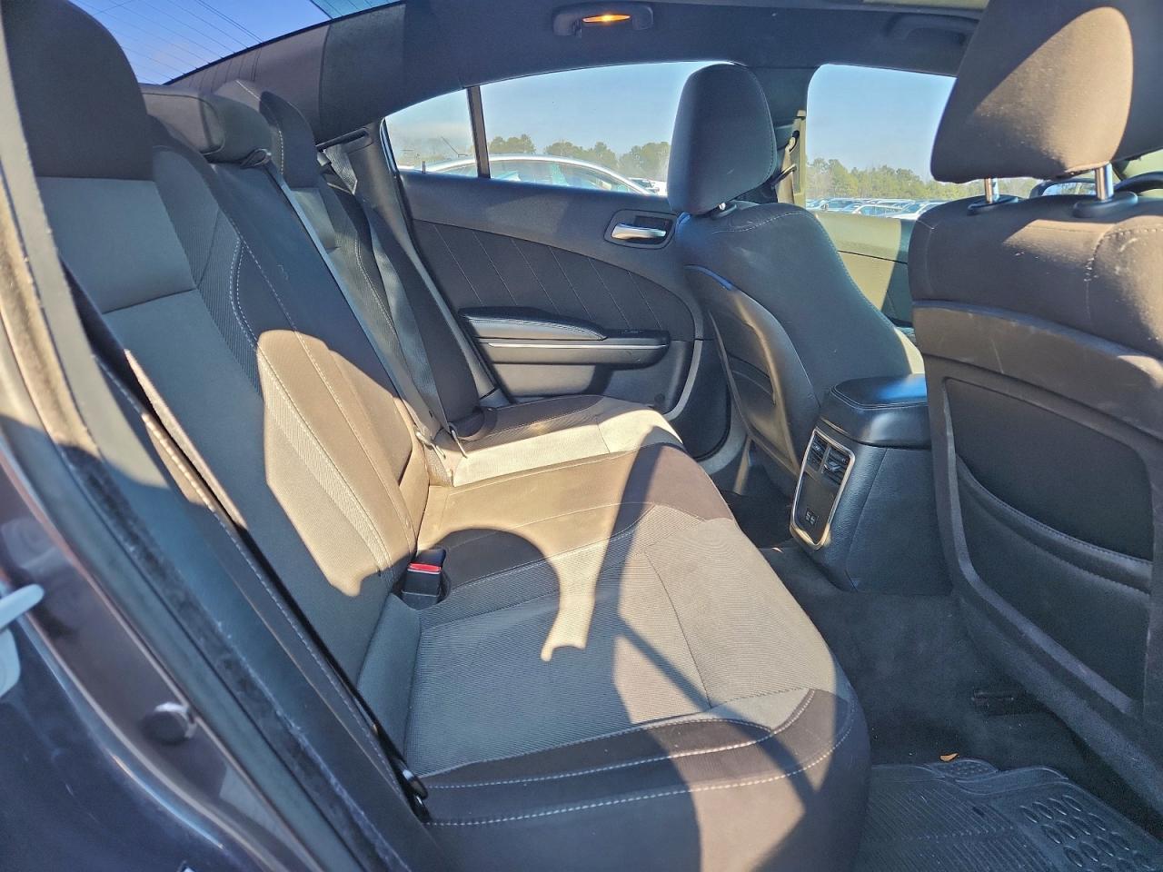 2015 DODGE CHARGER SXT photo 10