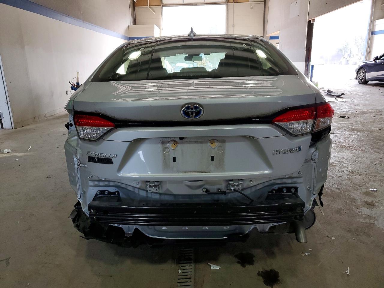 2021 TOYOTA COROLLA LE photo 6