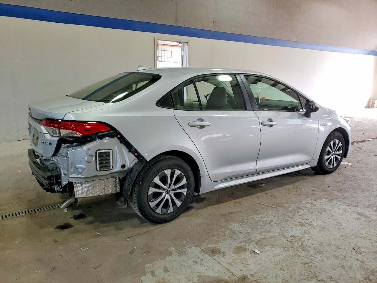 2021 TOYOTA COROLLA LE photo 3