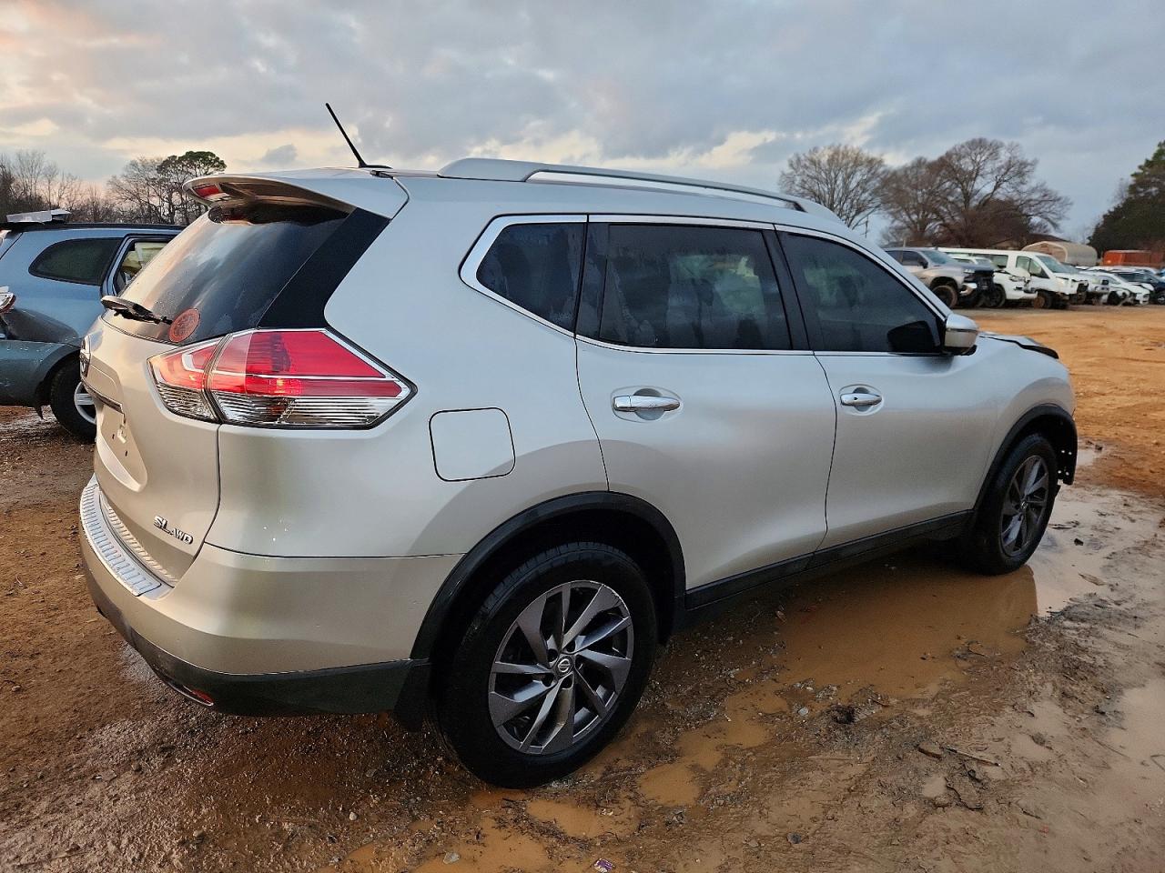 2016 NISSAN ROGUE S photo 3