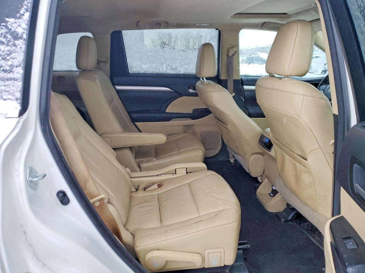 2016 TOYOTA HIGHLANDER XLE photo 11