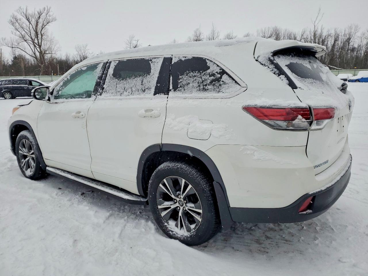2016 TOYOTA HIGHLANDER XLE photo 2