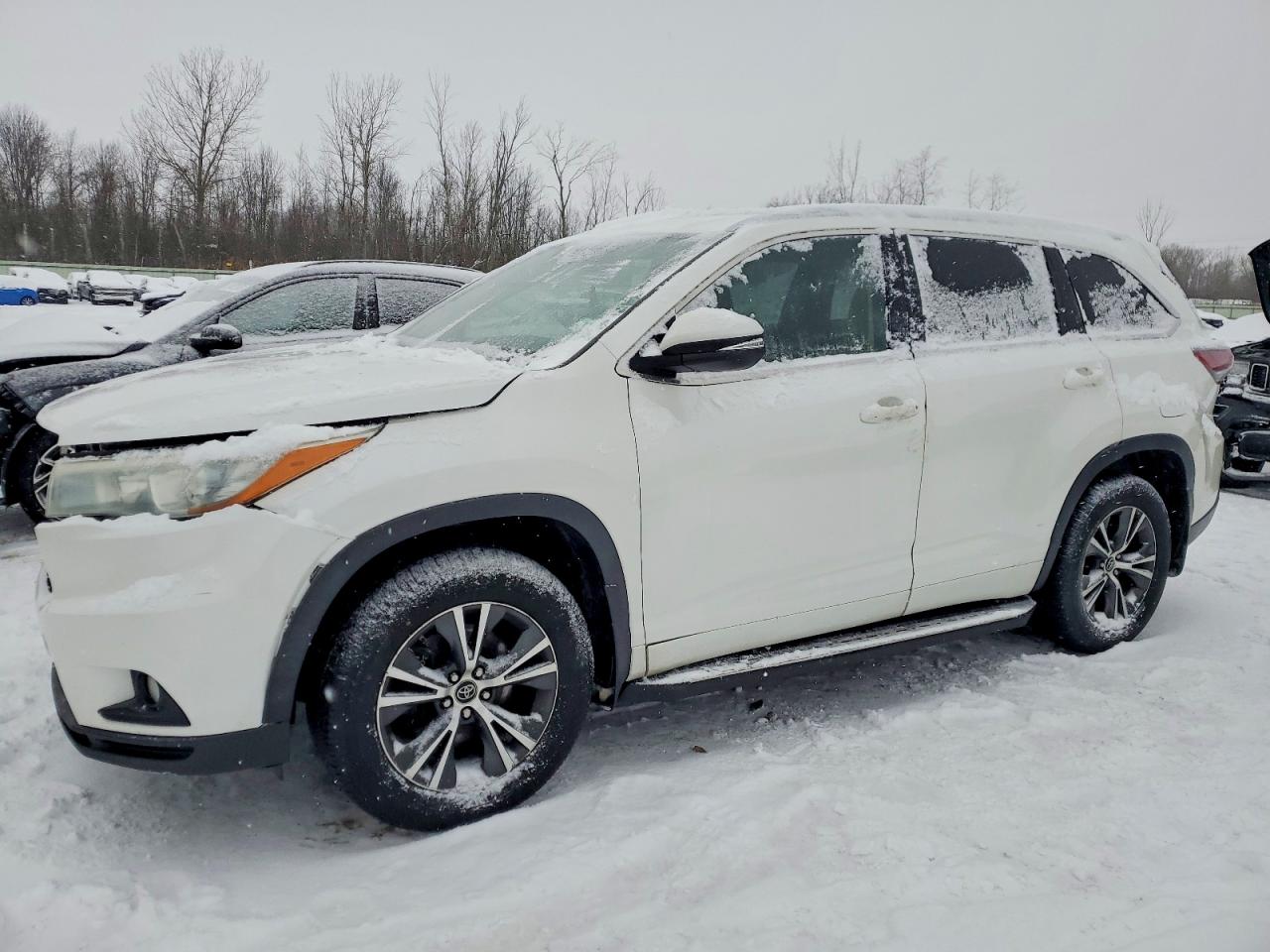2016 TOYOTA HIGHLANDER
