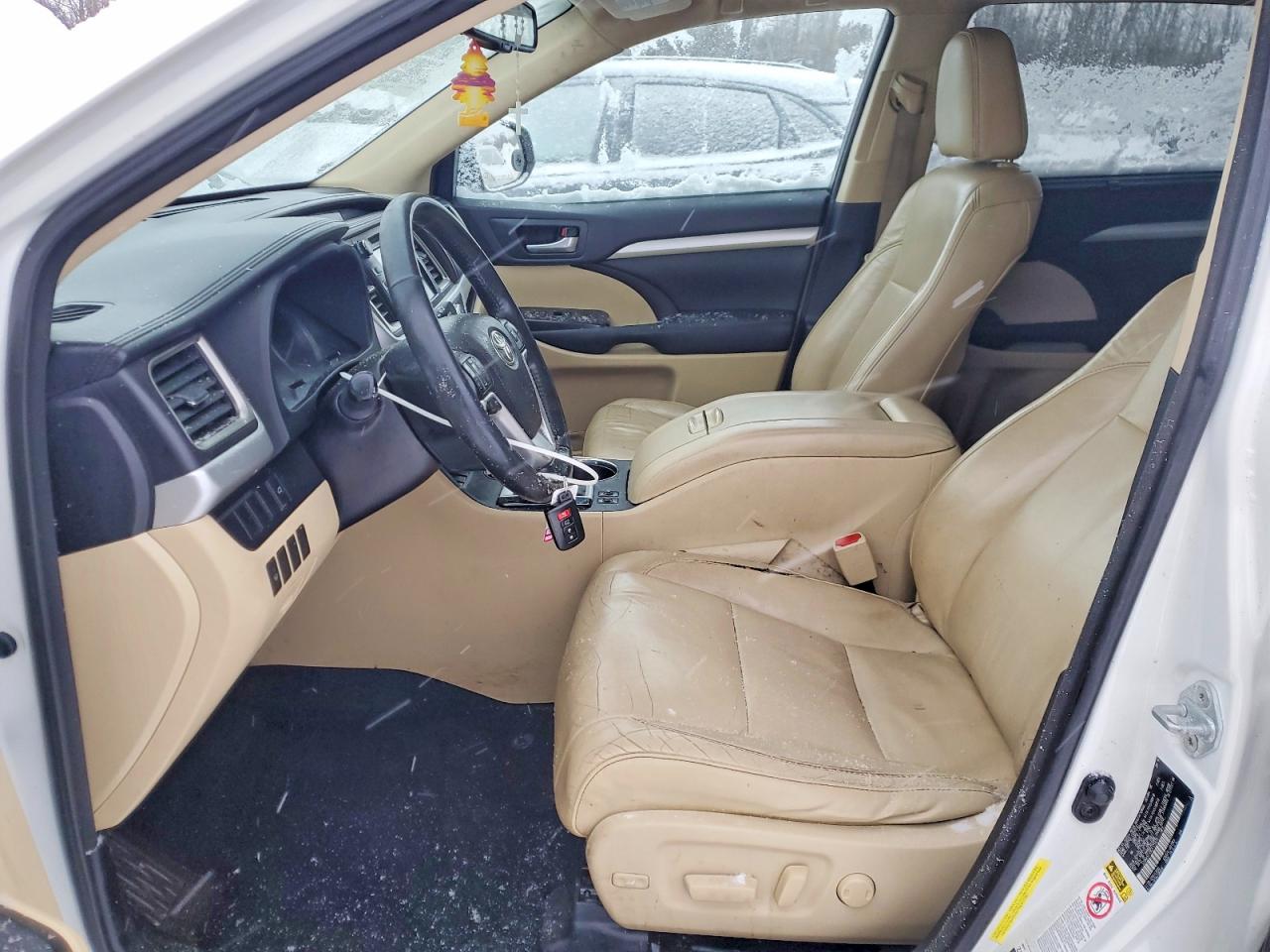 2016 TOYOTA HIGHLANDER XLE photo 7