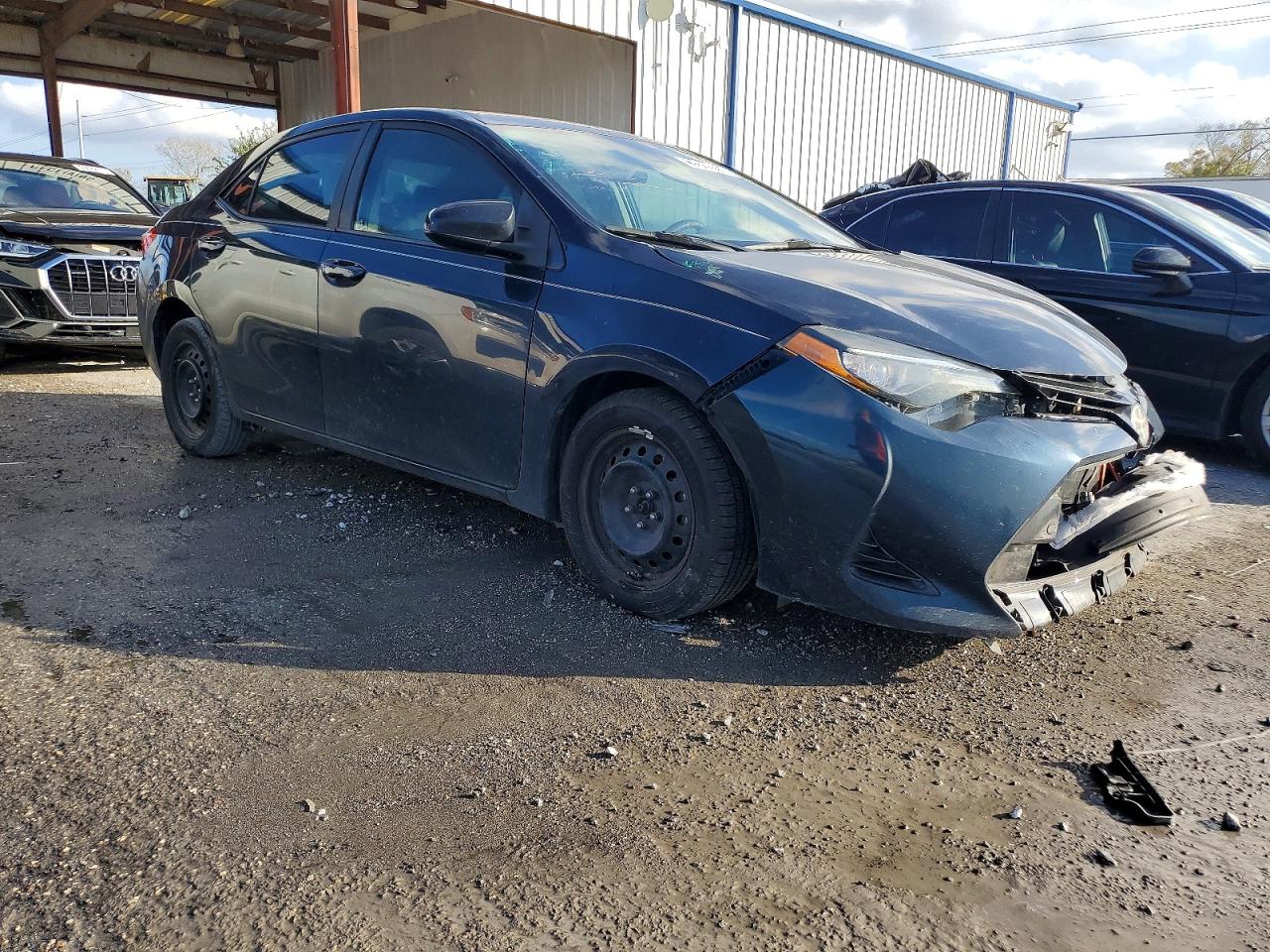 2017 TOYOTA COROLLA L photo 4