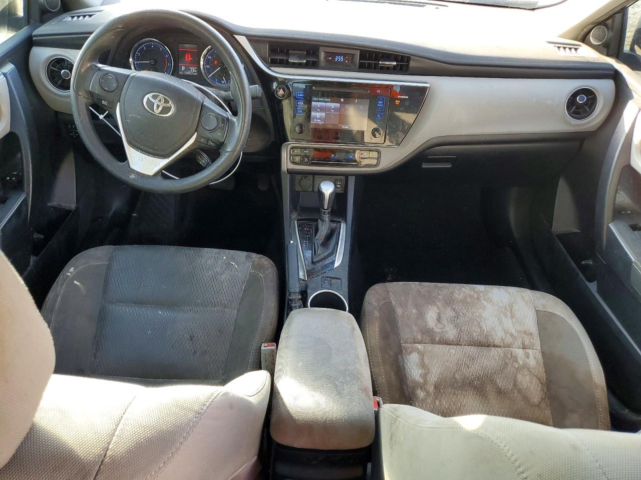 2017 TOYOTA COROLLA L photo 8