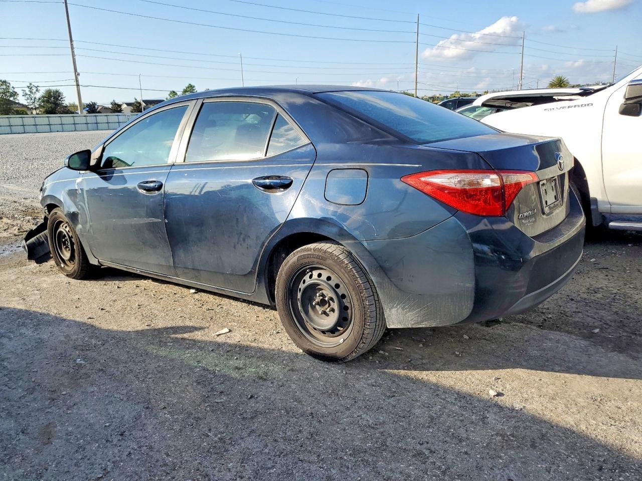 2017 TOYOTA COROLLA L photo 2