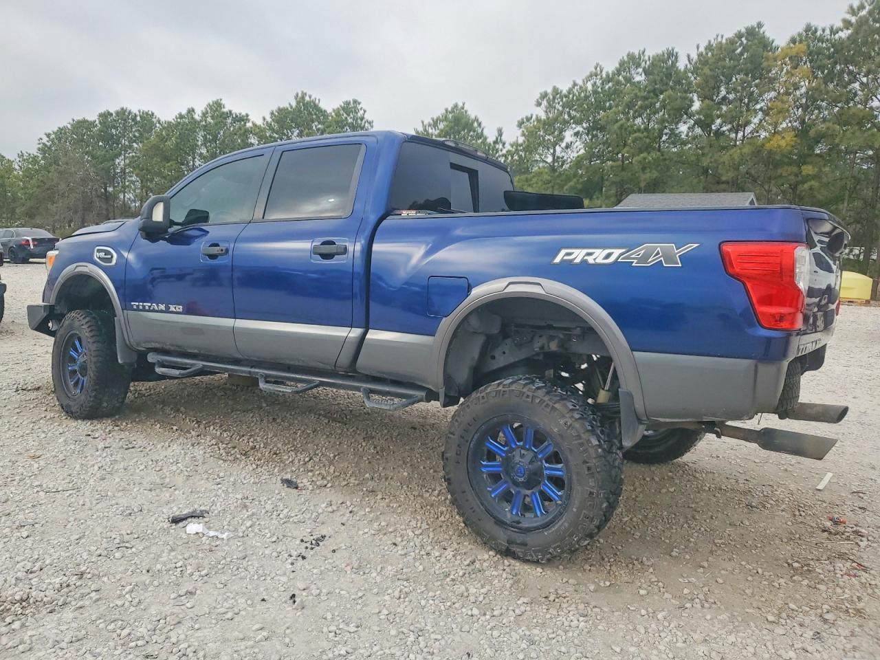 2016 NISSAN TITAN XD PRO-4X photo 2