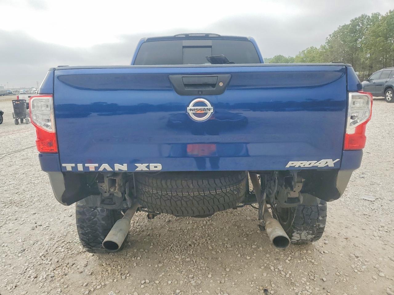 2016 NISSAN TITAN XD PRO-4X photo 6